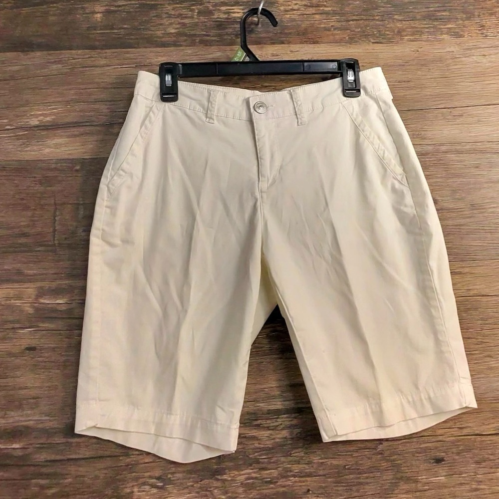 Gloria Vanderbilt Women's Cream White Bermuda Shorts